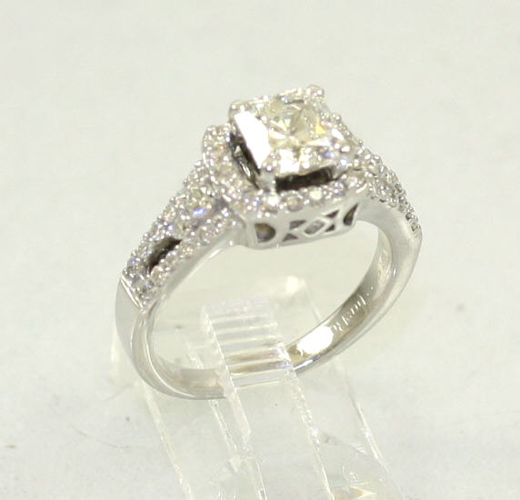 14 Karat white gold Diamond Ring