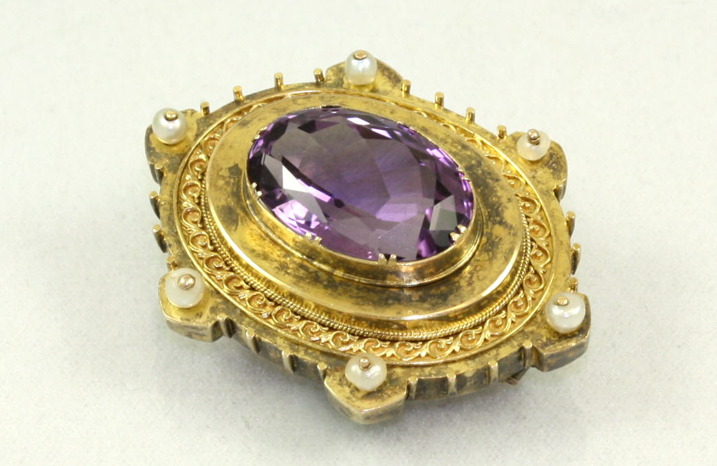 Estate 10 Karat Yellow Gold Victorian Style Pearl And Amethyst Pin