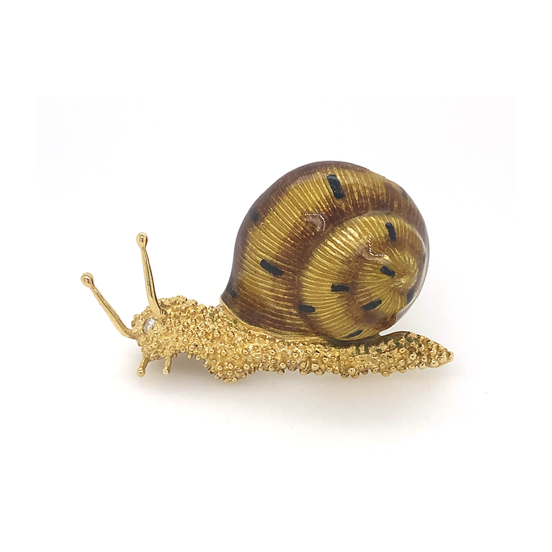 Estate 18 Karat Yellow Gold Snail Pin