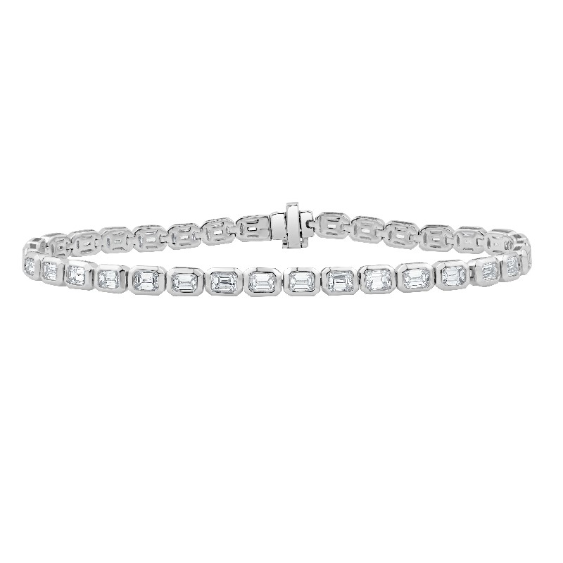 14 Karat White Gold Emerald Cut Diamond Tennis Bracelet