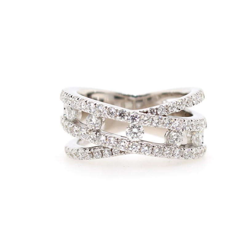 Charles Krypell 18  karat white gold diamond  ring from the Floating Diamond collection