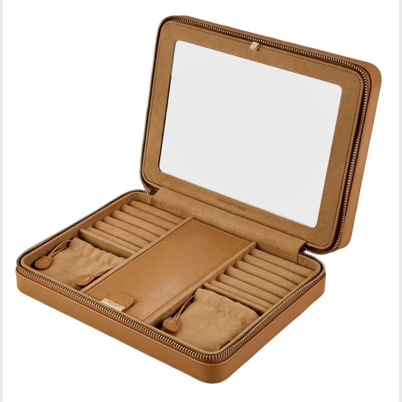 Wolf Lauren Large Zip Case  Caramel.The Lauren Large Zip Case offers expanded storage for travel