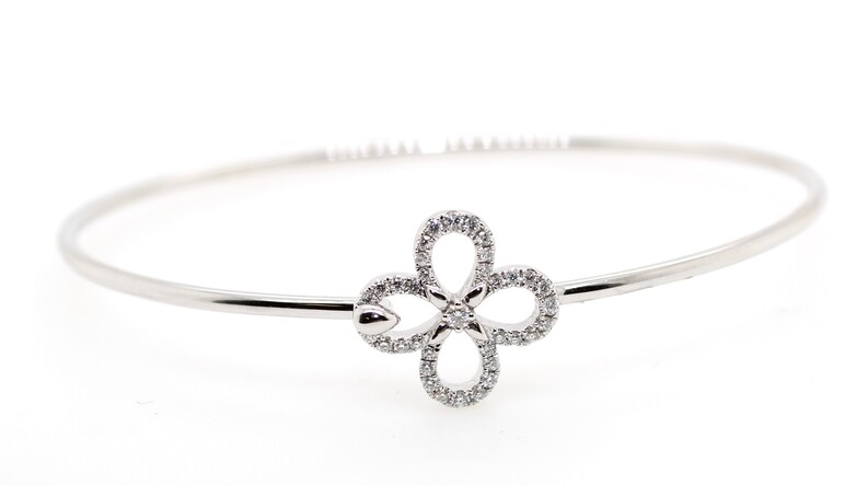 14 Karat White Gold Diamond Clover Bangle