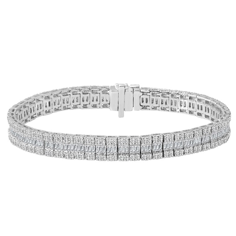 18 Karat White Gold Diamond Link Bracelet Measuring 7.25" Long