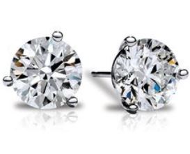 14 karat white gold diamond stud earrings