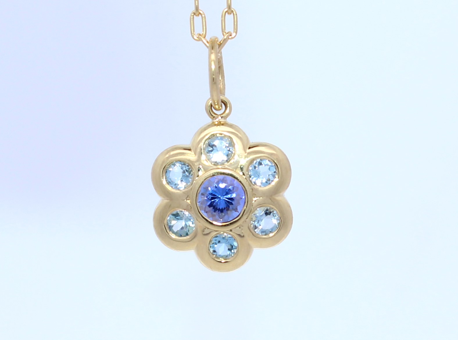 Lauren K 18 Karat Yellow Gold Tanzanite And Aquamarine Flower Necklace 18 Inches From The Classic Collection