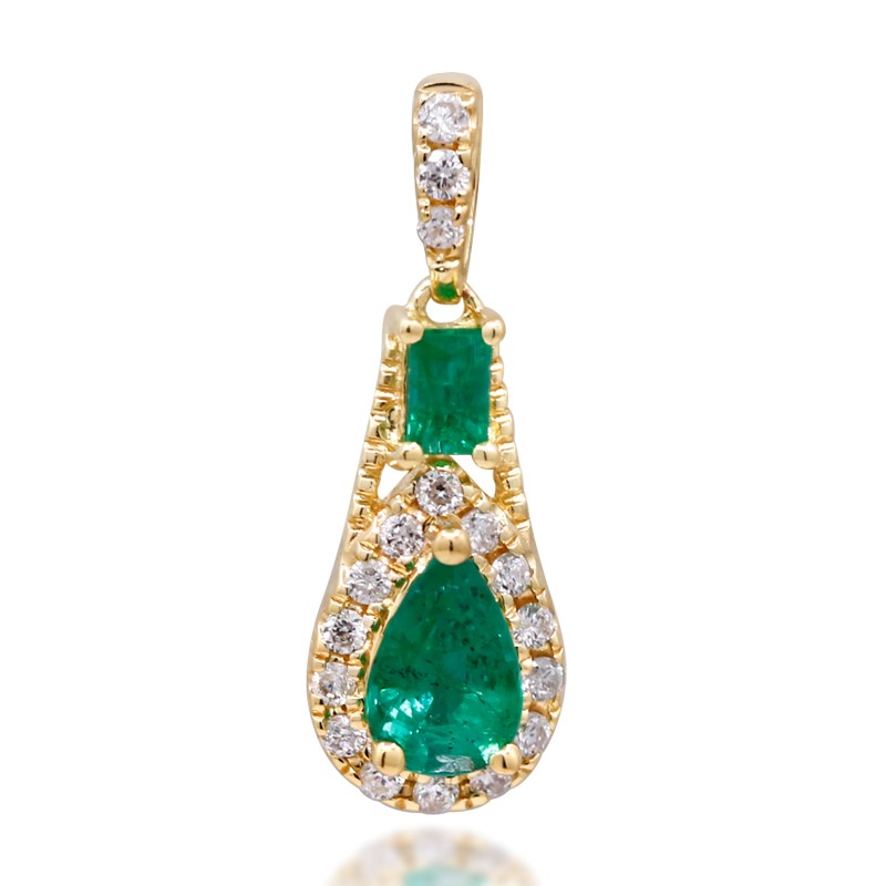 10 Karat Yellow  Gold Emerald And Diamond Pendant Necklace
