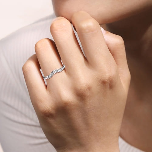 Gabriel & Co. Devoted Chambery Classic Curved Diamond Wedding Band (0.48 ct. tw.)