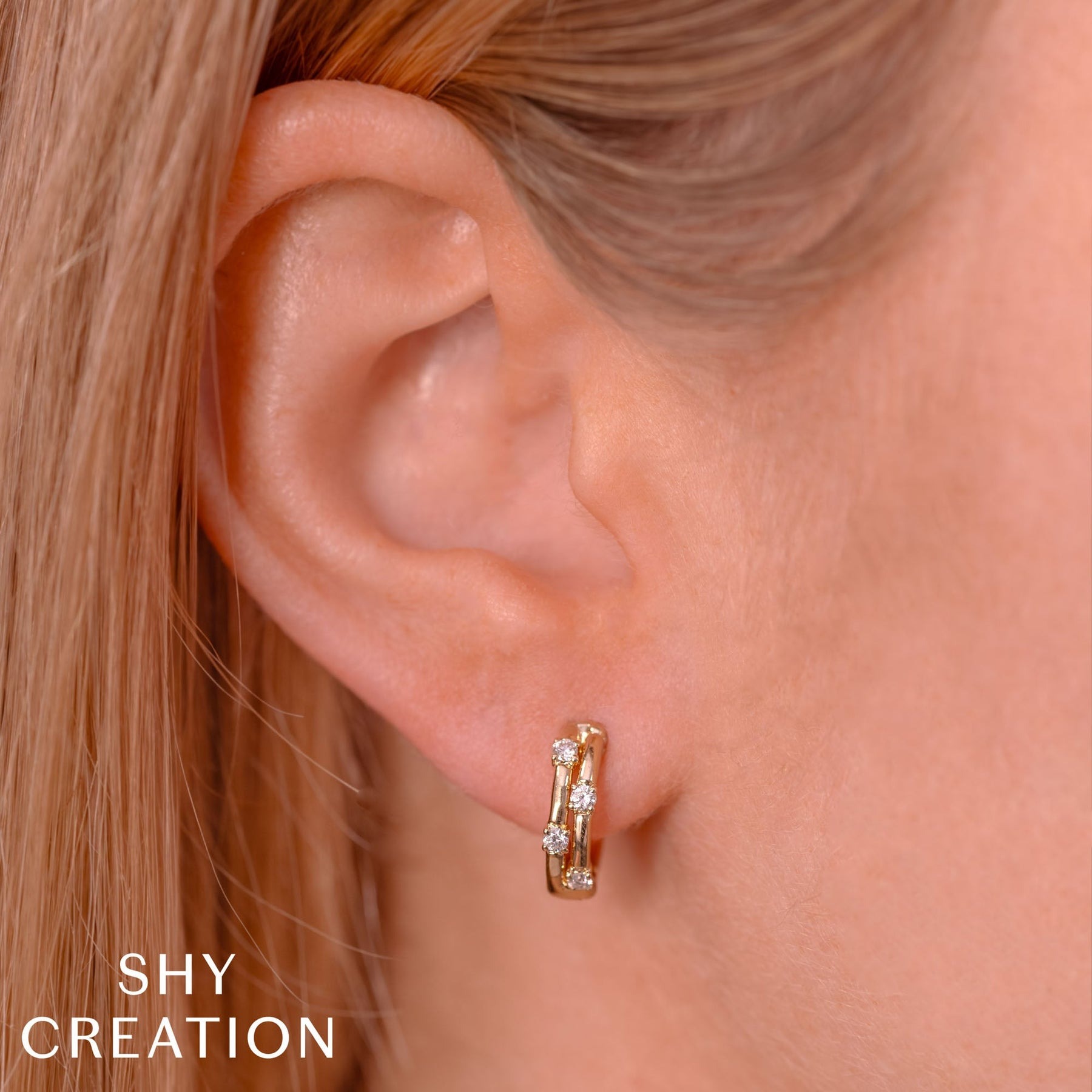 Shy Creation Kate Diamond Huggie Earrings (0.17 ct. tw.)