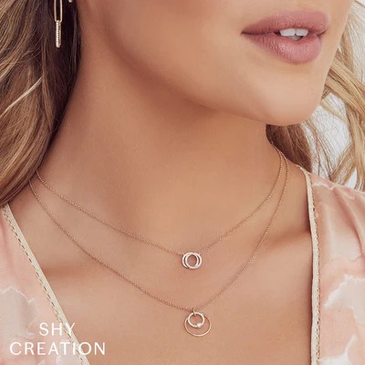Shy Creation Diamond Love Knot Circle Necklace