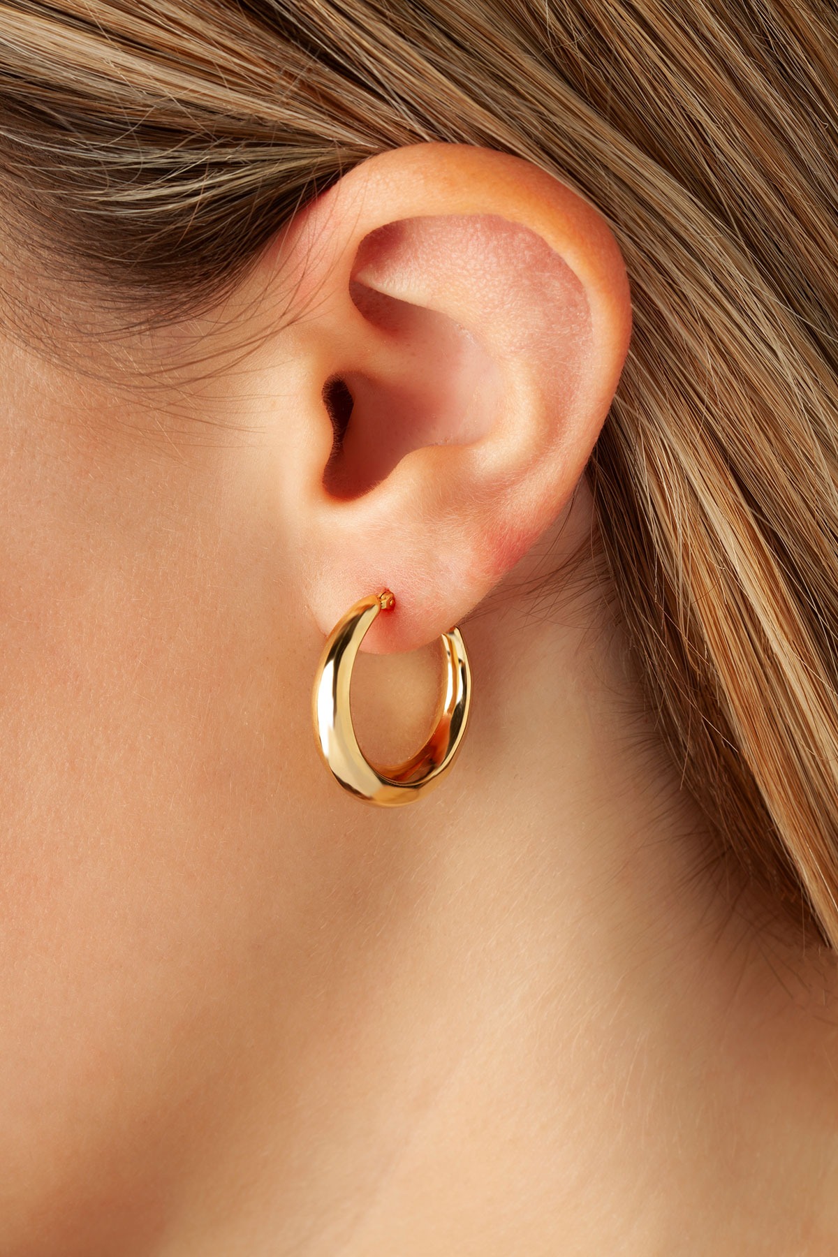 Aura by Martin Binder Shell Hoop Earrings