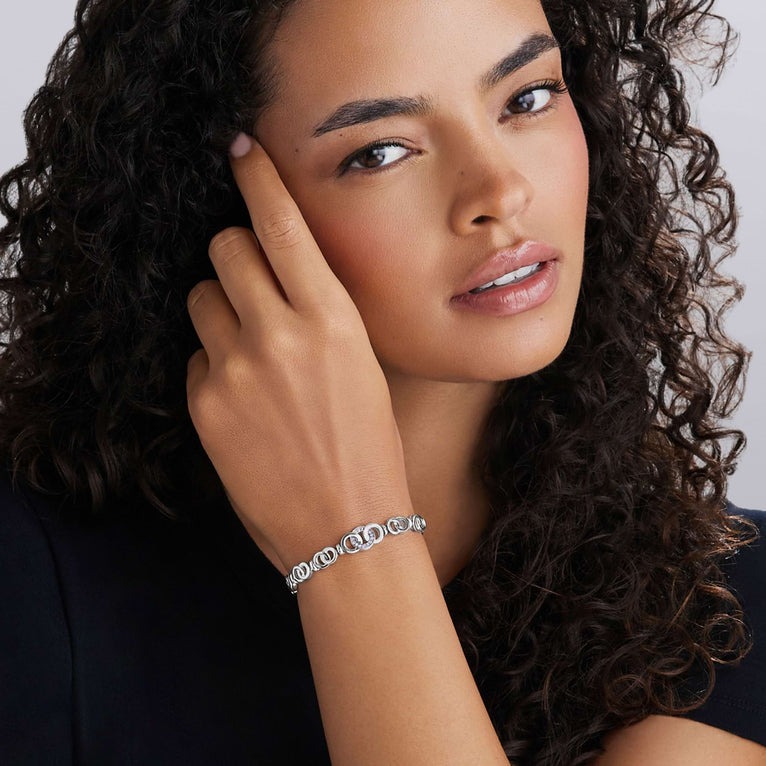 LAGOS Signature Caviar 7mm Petite Interlocking Diamond Link Bracelet