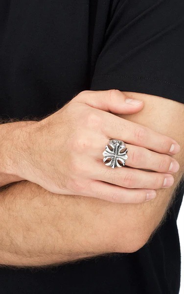 King Baby Gothic Cross Ring
