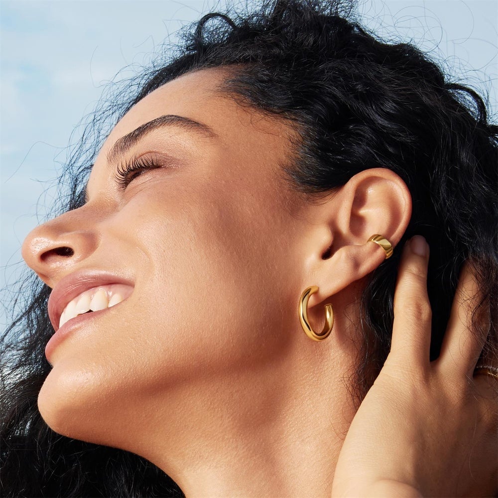 Ania Haie Classic Tube Medium Huggie Hoop Earrings