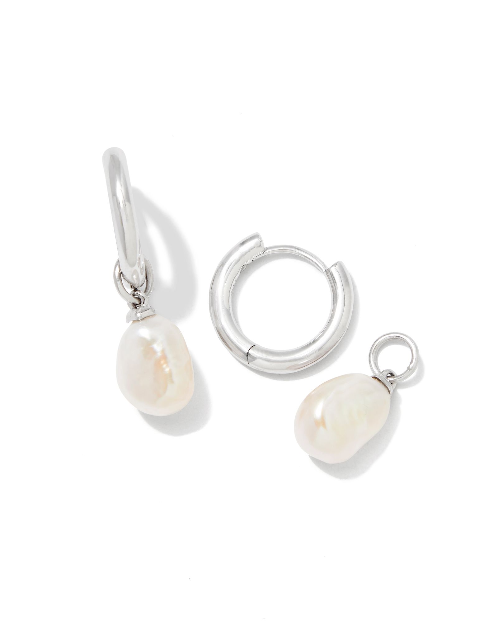 Kendra Scott Willa Pearl Huggie Earrings