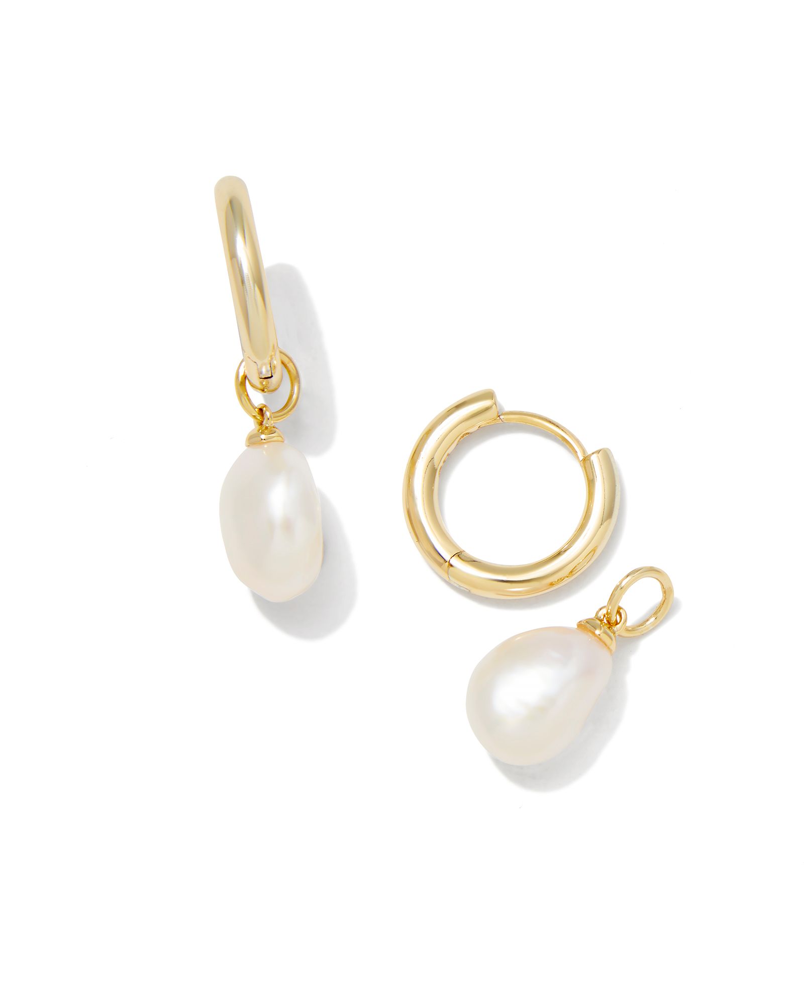 Kendra Scott Willa Pearl Huggie Earrings