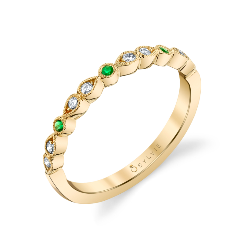 14K YELLOW GOLD SCALLOPED BAND WITH .15CTTW ROUND EMERALDS AND SI CLARITY & G COLOR DIAMONDS