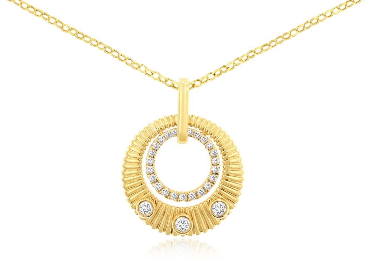 14K YELLOW GOLD TEXTURED CIRCLE PENDANT WITH AN INNER CIRCLE PENDNAT SET WITH .24CTTW ROUND I1 CLARITY & HI COLOR DIAMONDS ON A CABLE CHAIN