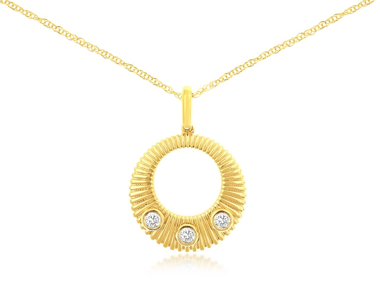 14K YRLLOW GOLD TEXTURED OPEN CIRCLE PENDANT WITH .16CTTW ROUND I1 CLARITY & HI COLOR BEZEL SET DIAMOND ON A PENDANT CHAIN