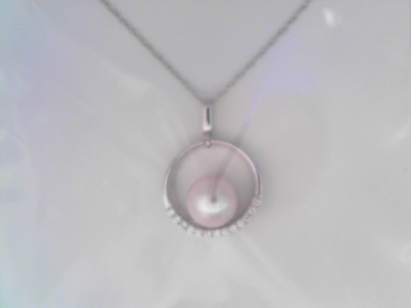 14K WHITE GOLD OPEN CIRCLE PENDANT WITH A WHITE FRESHWATER PEARL AND .12CTTW ROUND I1 CLARITY & HI COLOR DIAMONDS ON A PENDANT CHAIN