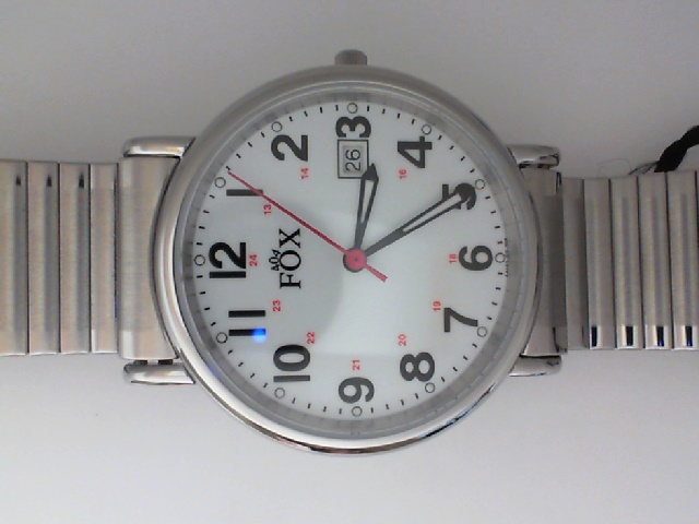 GENTS STAINLESS STEEL CASE & STRETCH BAND WITH A ROUND WHITE DIAL FOX WATCH