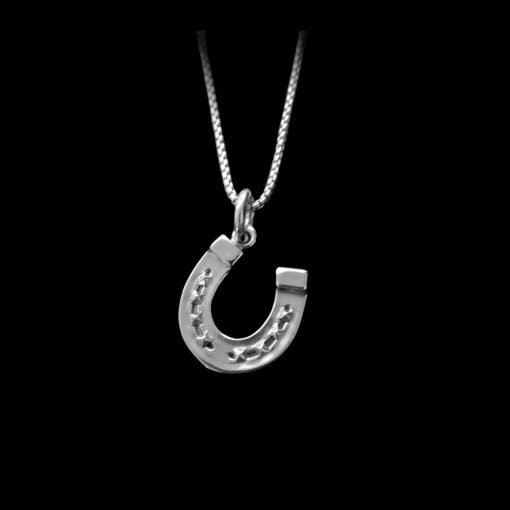 JANE HEART STERLING SILVER SHORSESHOE CHARM ON A STERLING SILVER ROUND BOX CHAIN