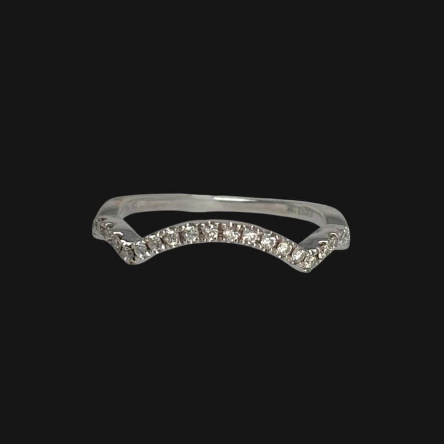 18k White Gold With 0.16ctw Diamond Curved Band By Providence Diamond Estate