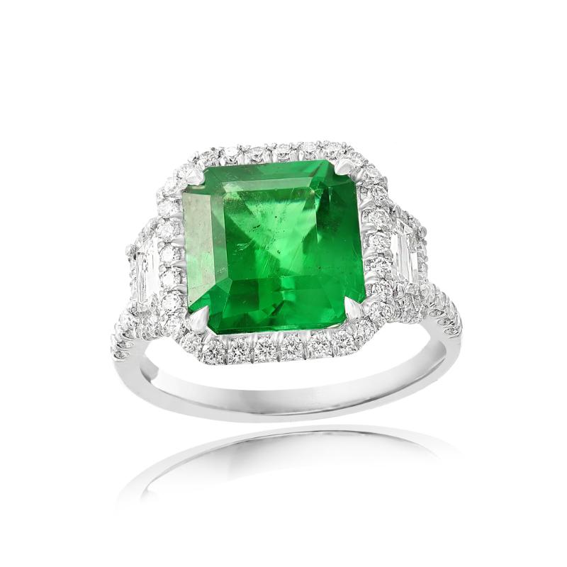 Platinum Emerald Diamond Three Stone Halo Coctail Ring Ring