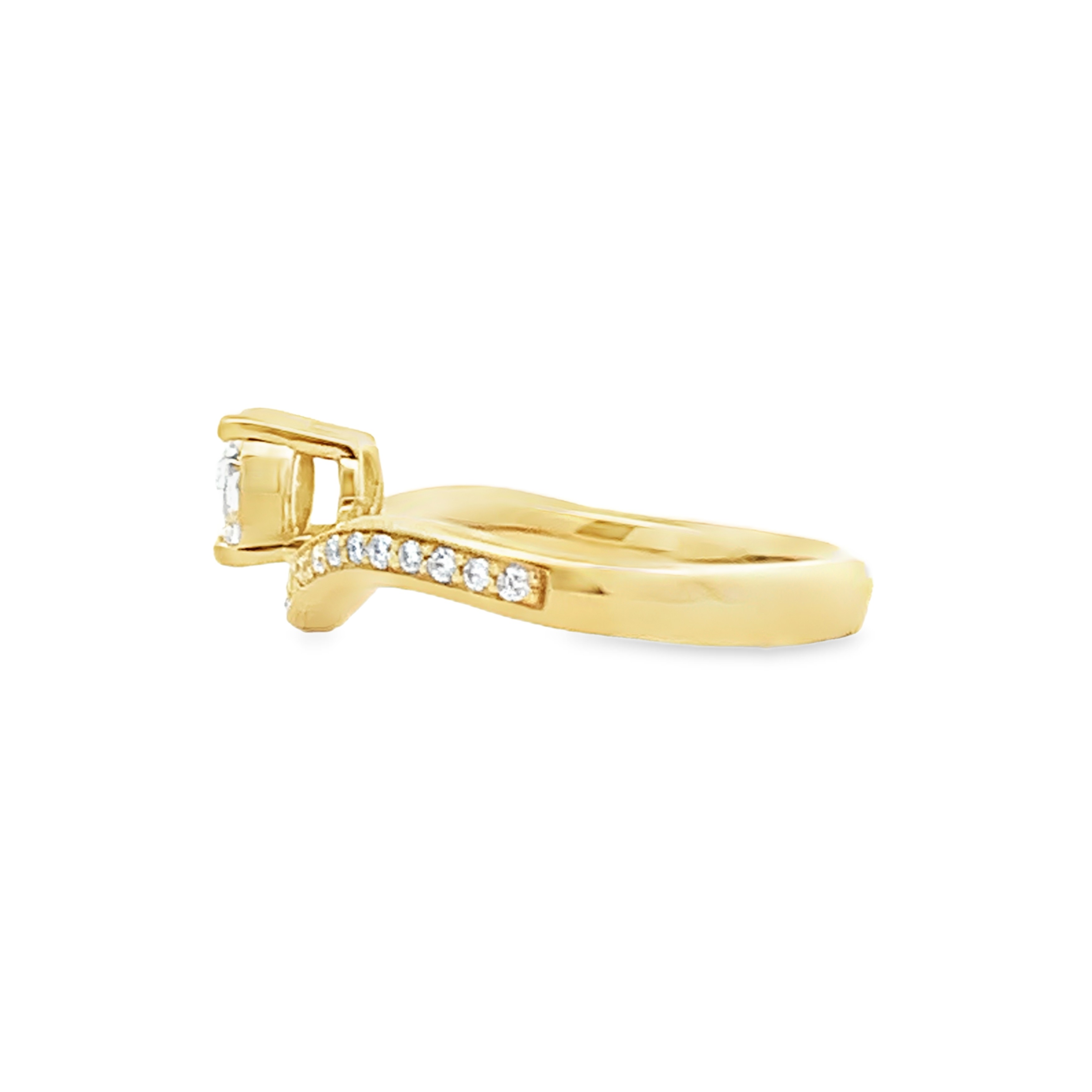 Crisscut New York 18K Yellow Gold L’Amour Crisscut Oval Curved Engagement Ring