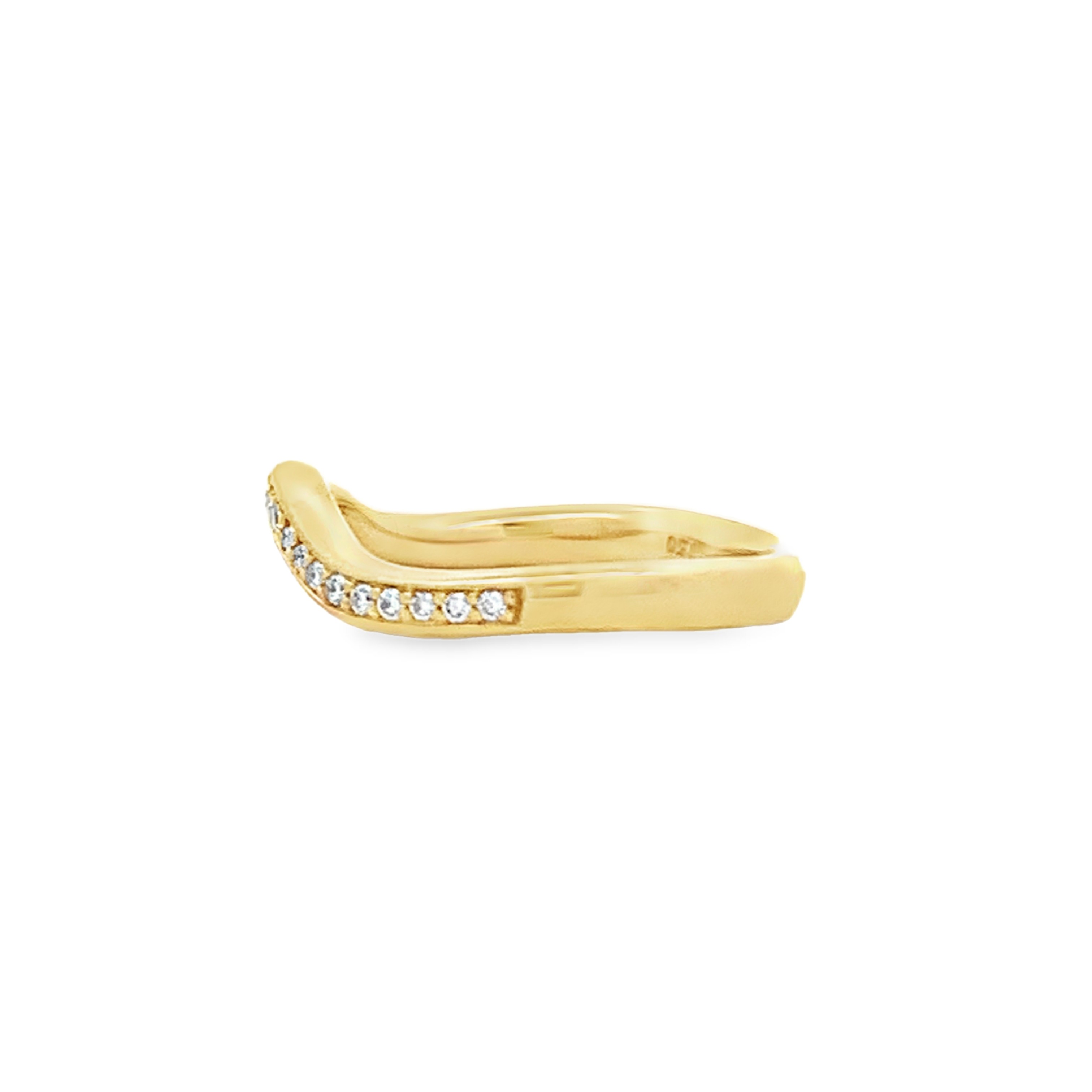 Crisscut New York 18K Yellow Gold Curved Diamond Anniversary Band
