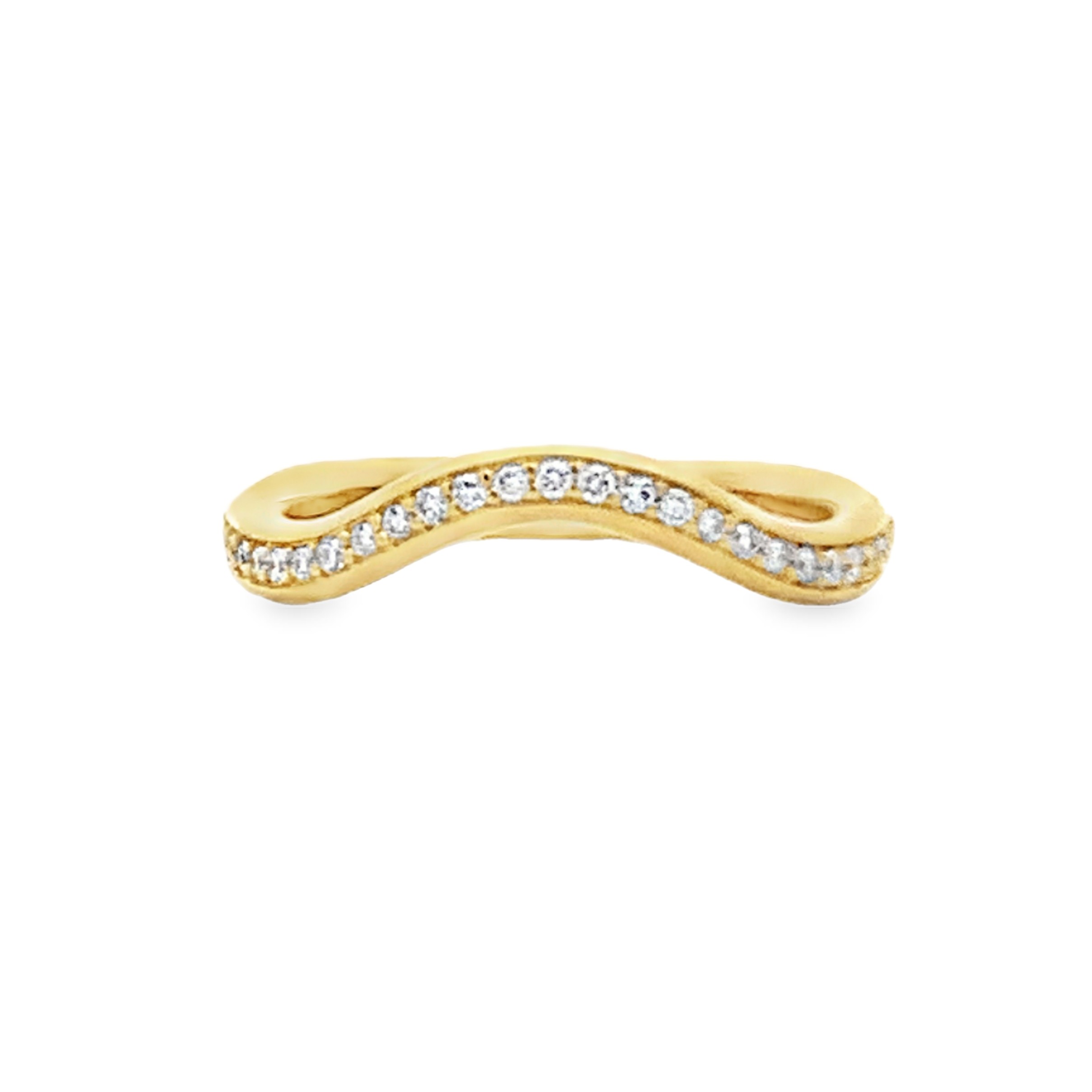 Crisscut New York 18K Yellow Gold Curved Diamond Anniversary Band
