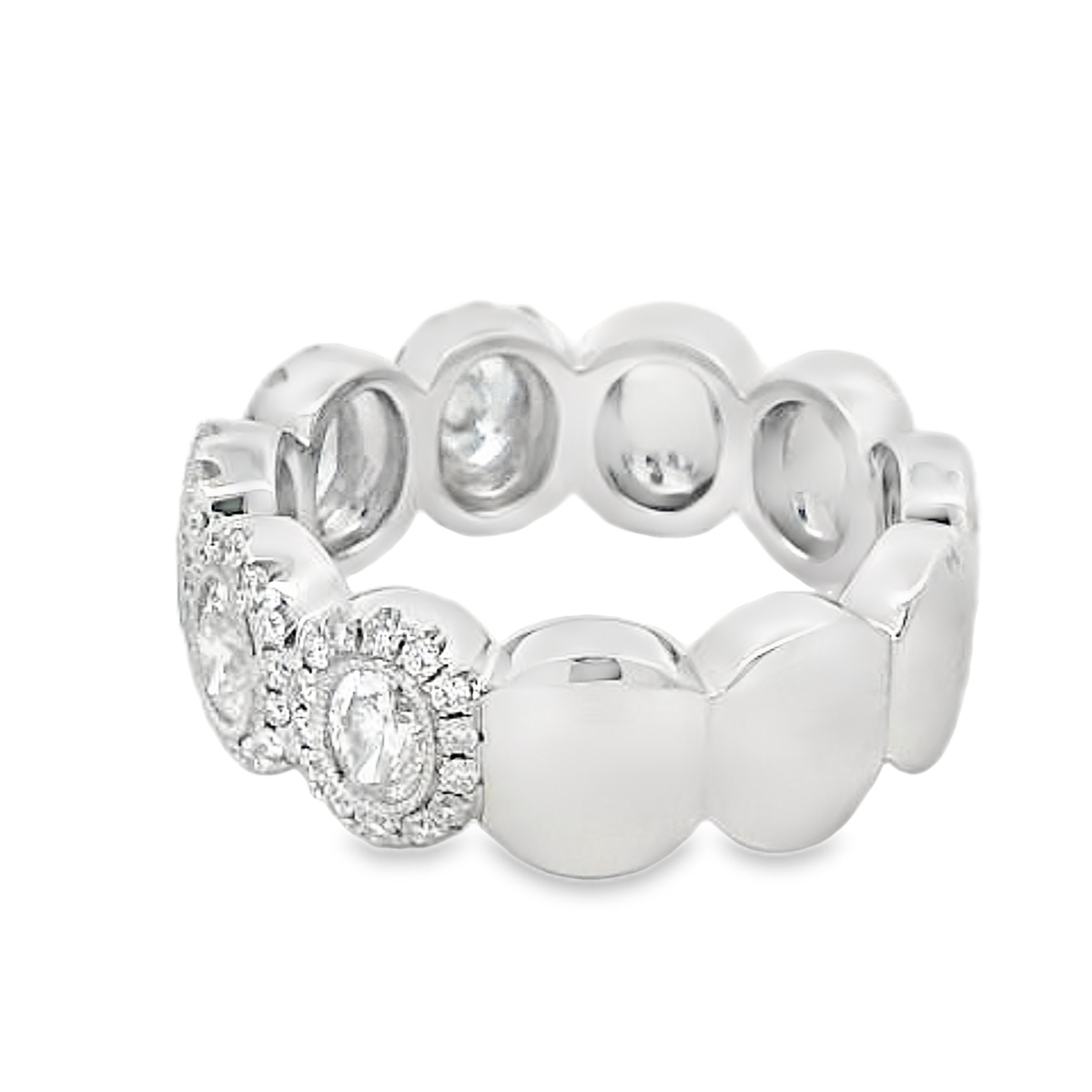 18K White Gold Milgrain Oval Halo Diamond Scallop Band