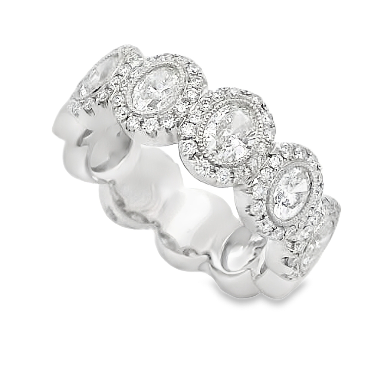 18K White Gold Milgrain Oval Halo Diamond Scallop Band