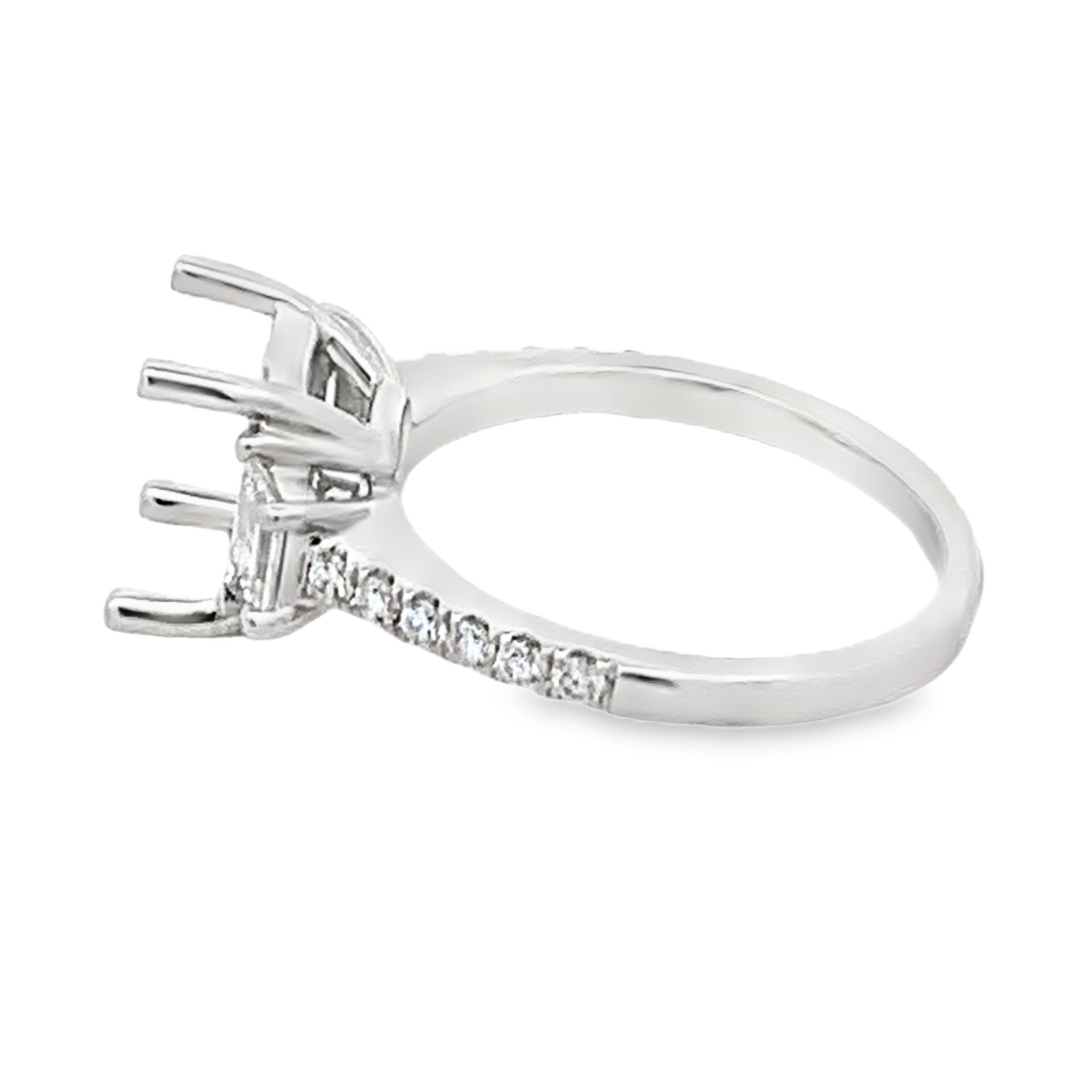 18K White Gold Diamond Semi-Mount Engagement Ring with 2 Trapezoid Side Diamonds