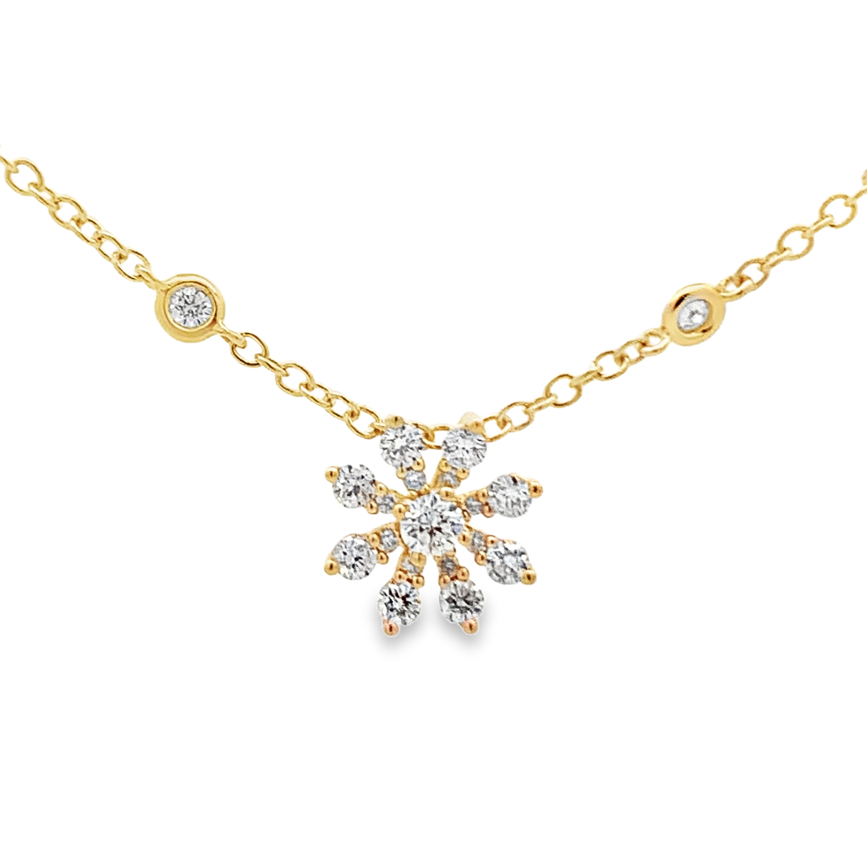 Damaso 18K Yellow Gold Diamond Flower Pendant Necklace