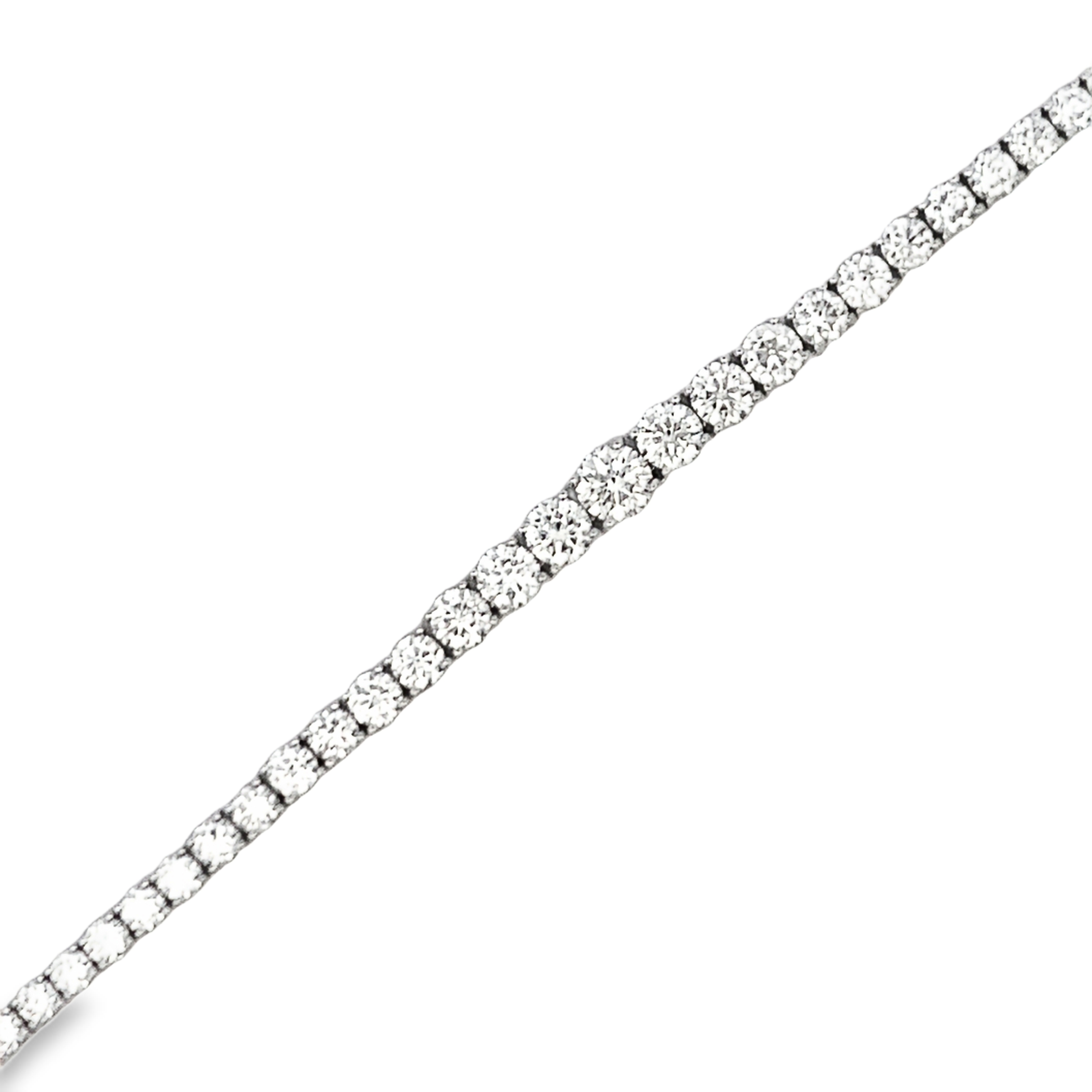 18K White Gold Graduating DiamondTennis Necklace