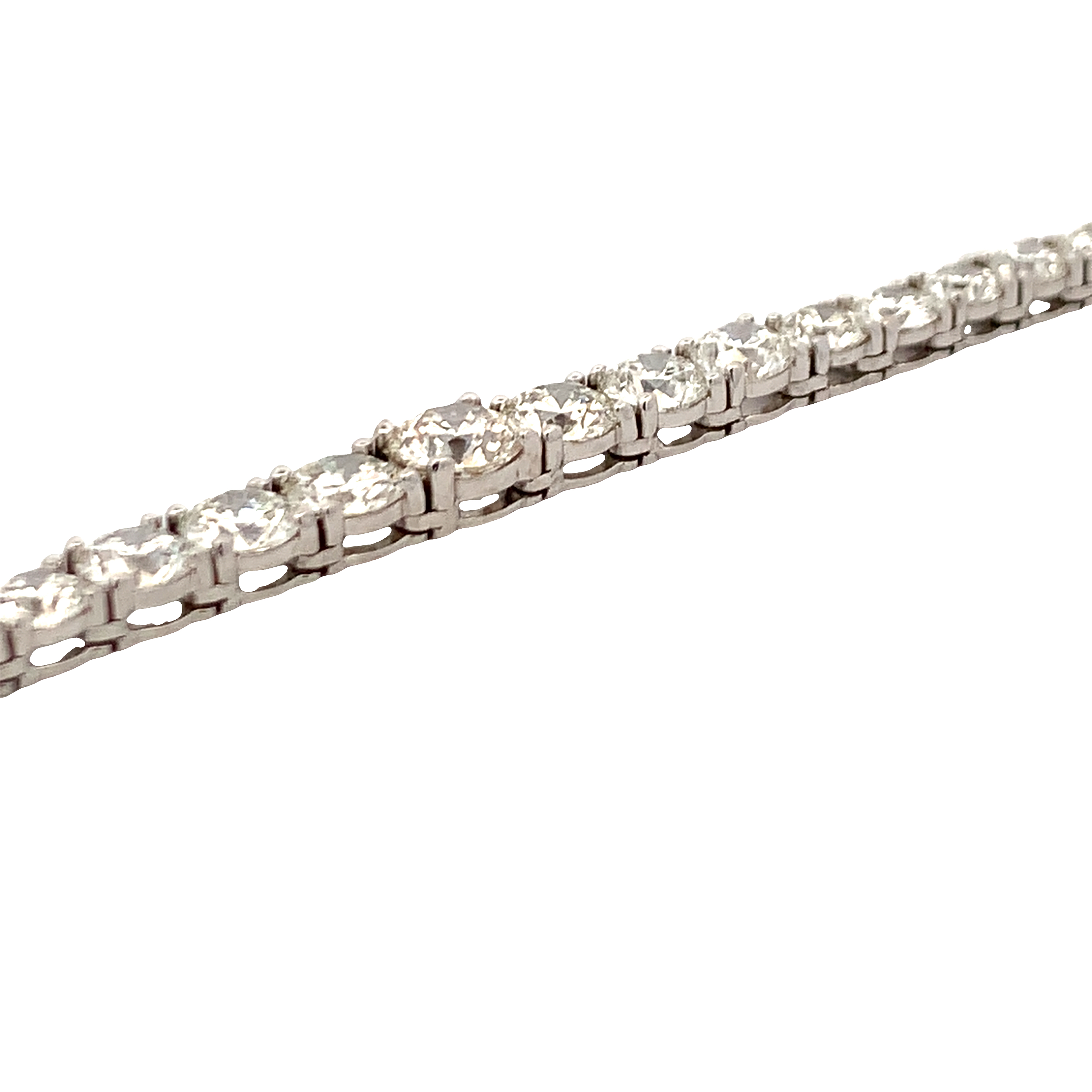 18K White Gold Graduating DiamondTennis Necklace