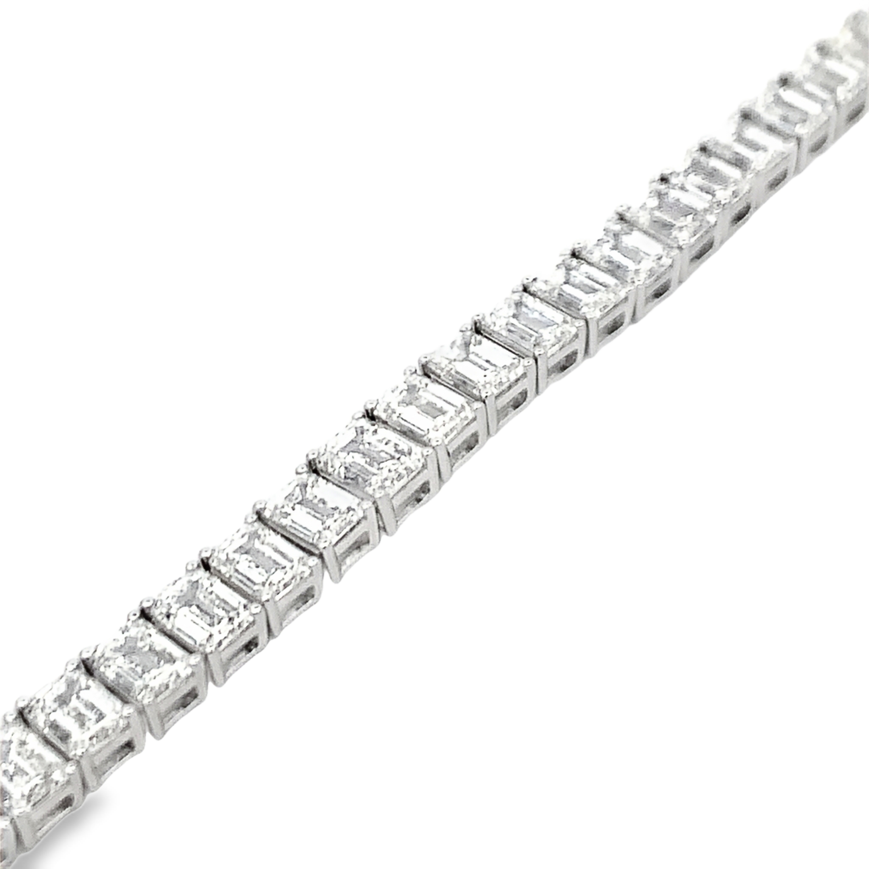 18K White Gold Emerald Cut Diamond Necklace
