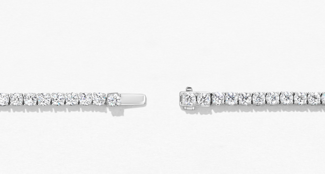 HOF 18 Karat White Gold Diamond Necklace 18 with 175 Round Diamonds 8.84 CTW G-H VS-SI