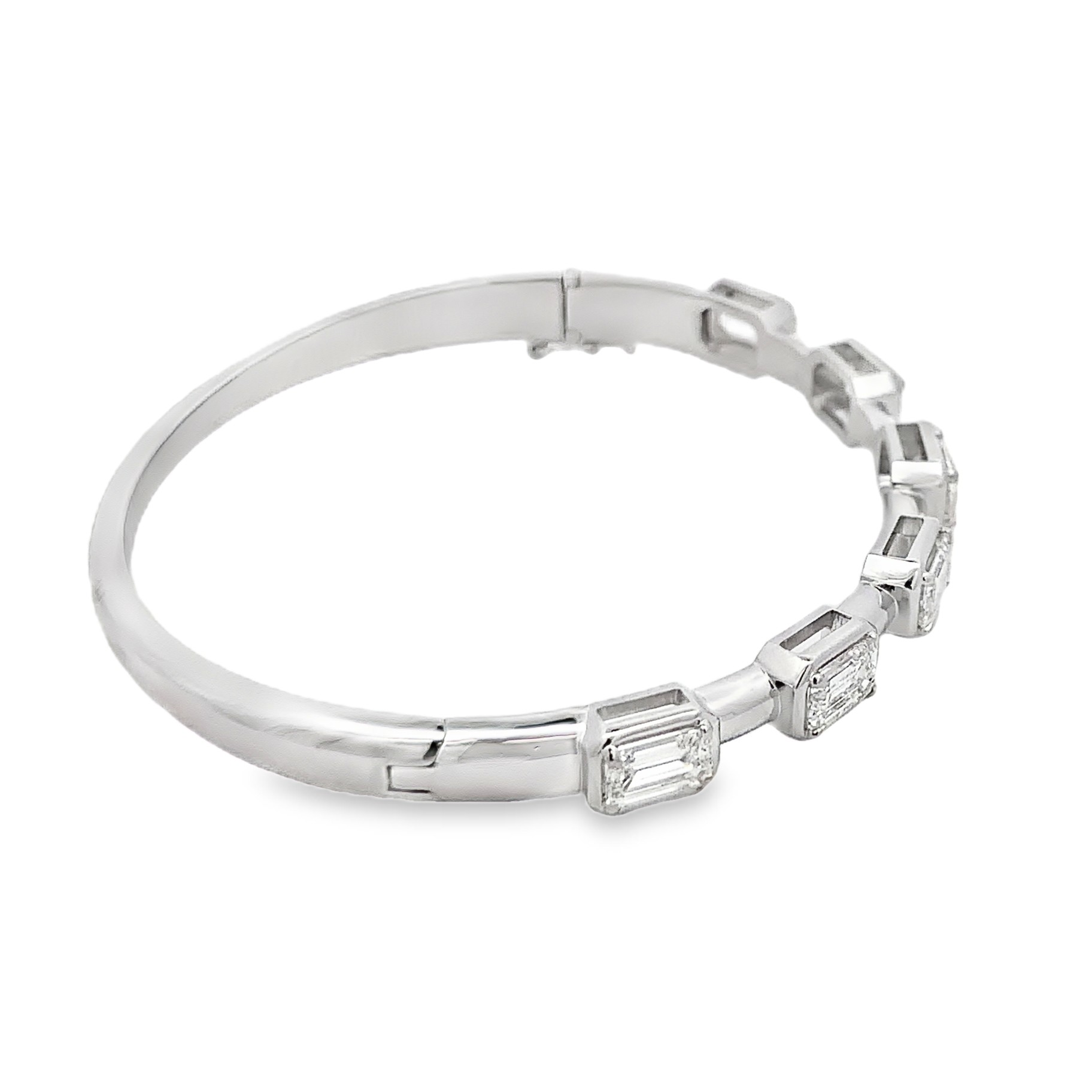 Norman Silverman 18K White Gold Diamond Bar Bezel Bangle with 6 Emerald Diamonds 4.22 CTW G-H VS