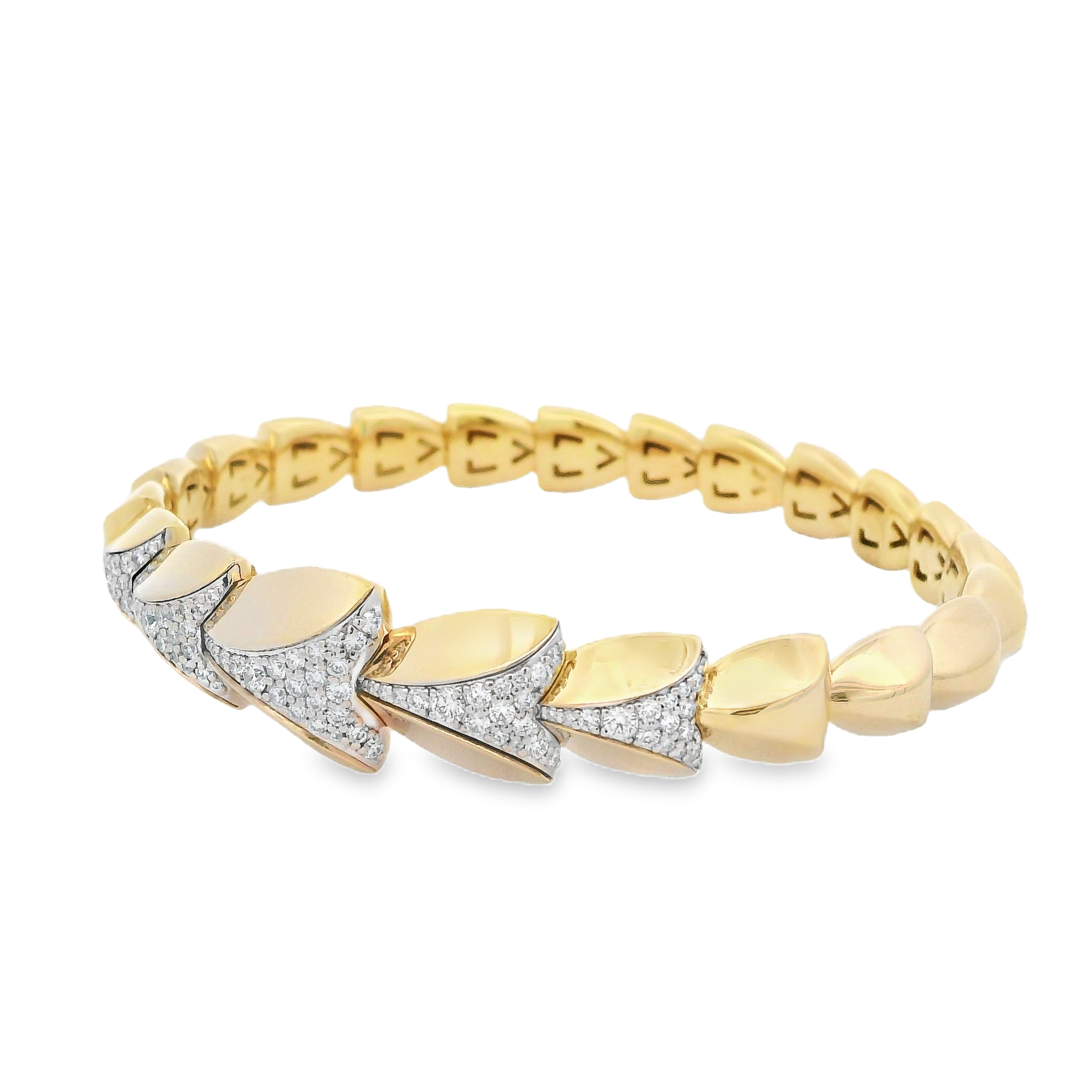 Damaso 18K Yellow Gold Interlocking Arrowhead Graduating Diamond Bangle
