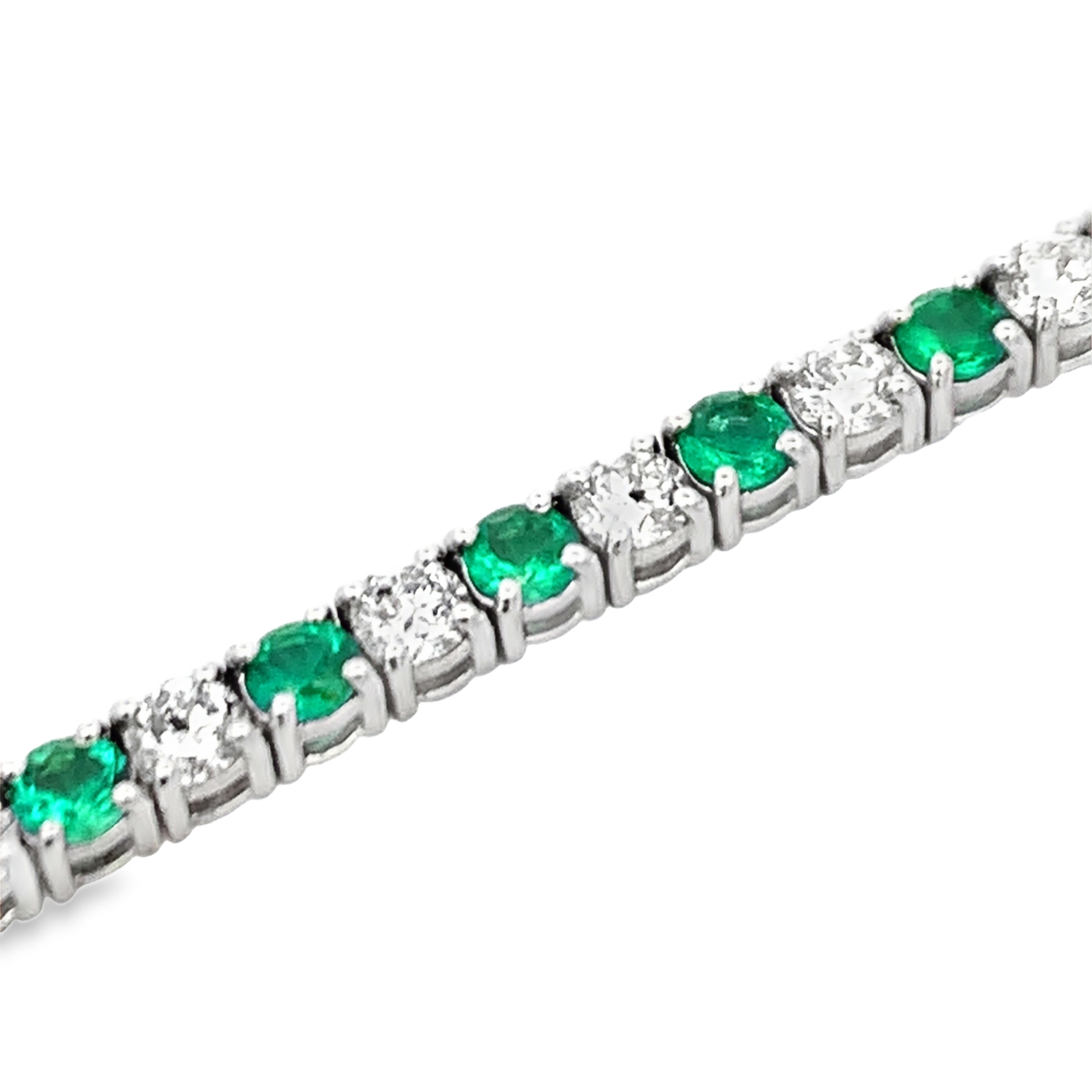 18K White Gold Diamond and Green Emerald Tennis Bracelet