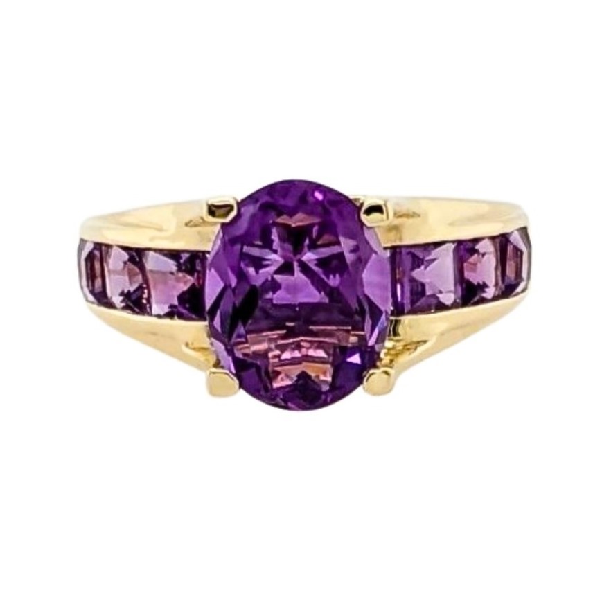 Oval Amethyst Ring