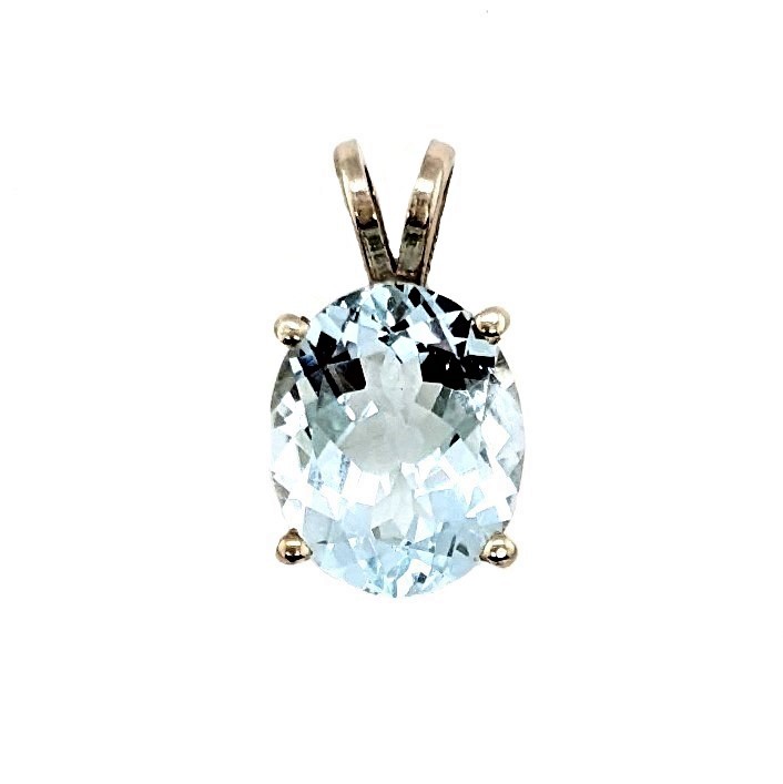 Oval Aquamarine Pendant
