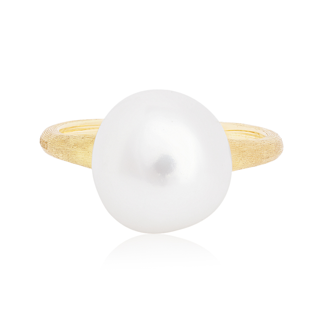 18K Yellow Gold Africa Boules Collection White Pearl Ring