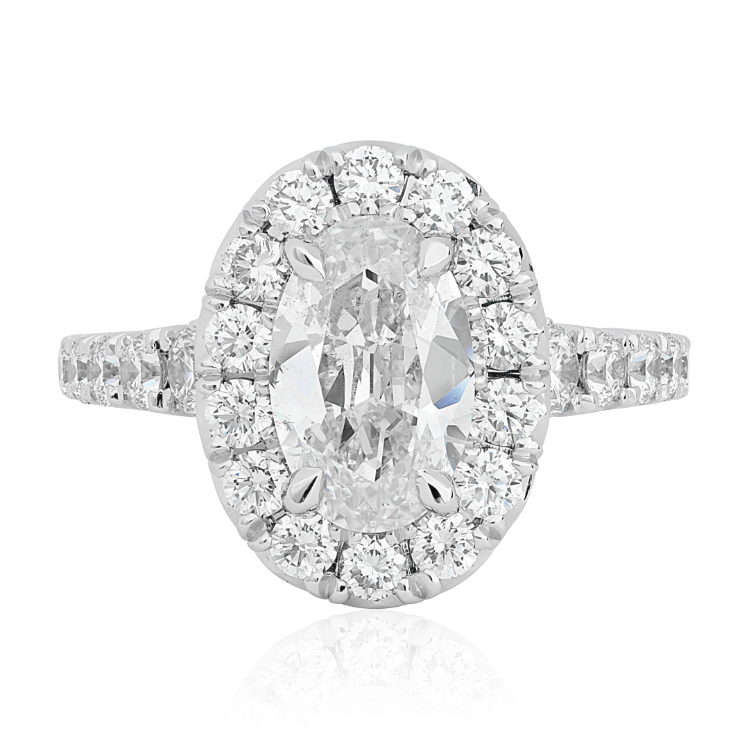 18K White Gold Oval Diamond Halo Engagement Ring
