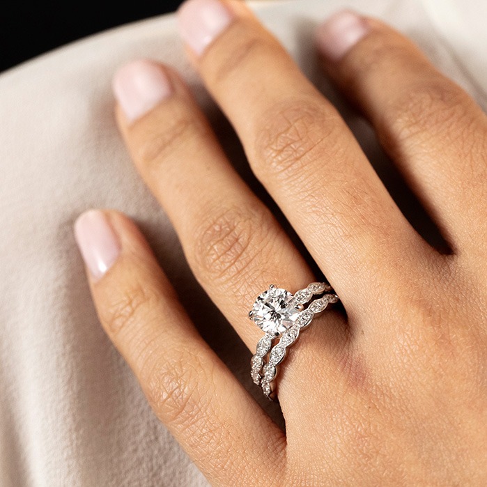 HEARTS ON FIRE Lorelei Floral Diamond Band