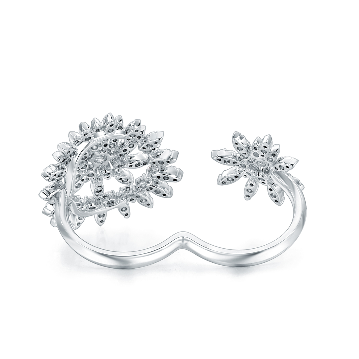 HEARTS ON FIRE 1 1/2ctw Diamond Aerial Sunburst Double Finger Ring in 18K White Gold