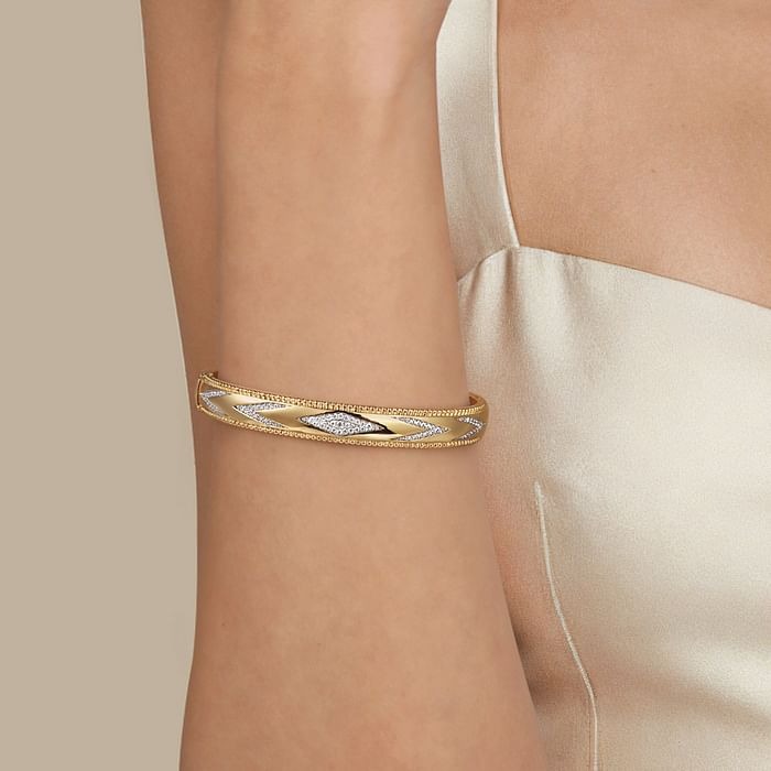 1/3ctw Diamond Chevron Yellow Gold Bangle Bracelet