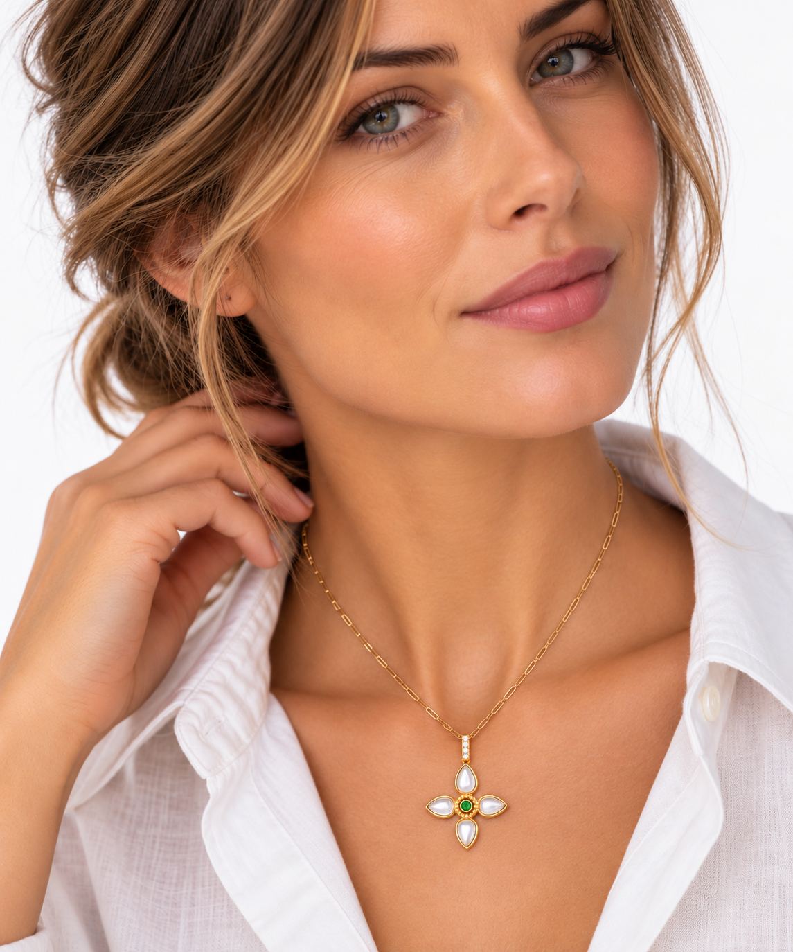 Yellow Gold Mother of Pearl and Tsavorite with Diamonds Pendant Necklace l 18 inches